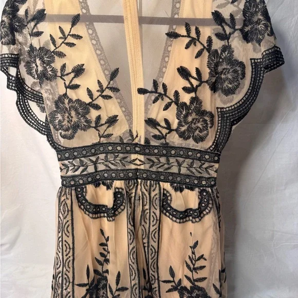 Honey Belle Cream and Black Lace Detail skort set one piece size small - Picture 4 of 6